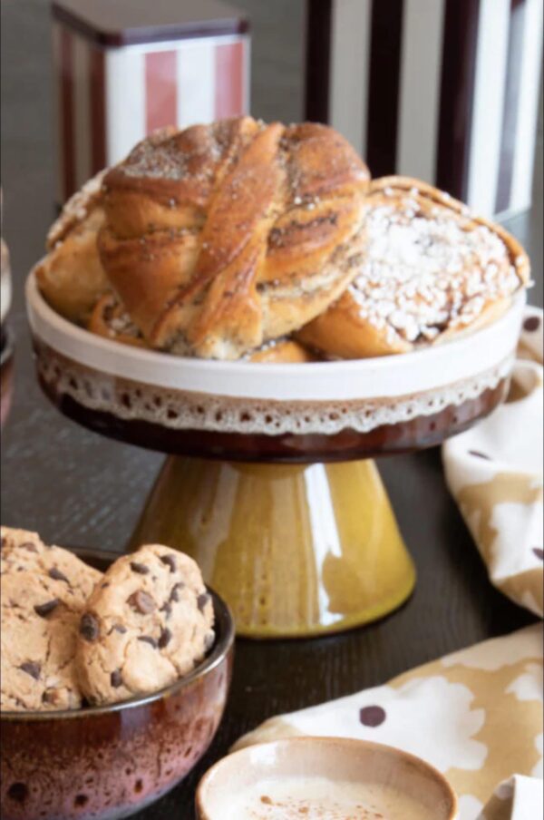 Glazūruotos akmens masės serviravimo indas