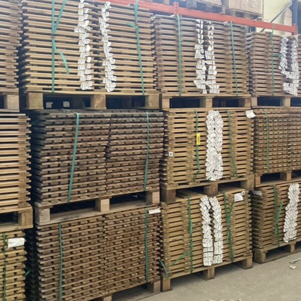 Screenshot Impregnuotos medinės terasinės lentelės (50×50×2 cm)